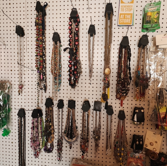 Jewelry Dig 1-100 Live Show Listing $15 Minimum - Picture 9 of 14